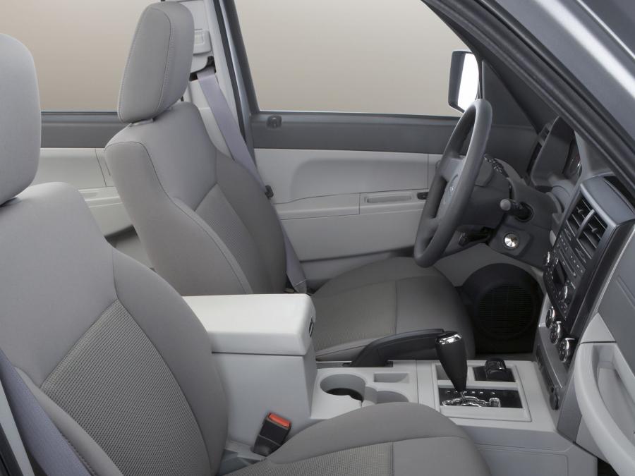  Jeep Liberty 2007 года  (фото 11 из 25)